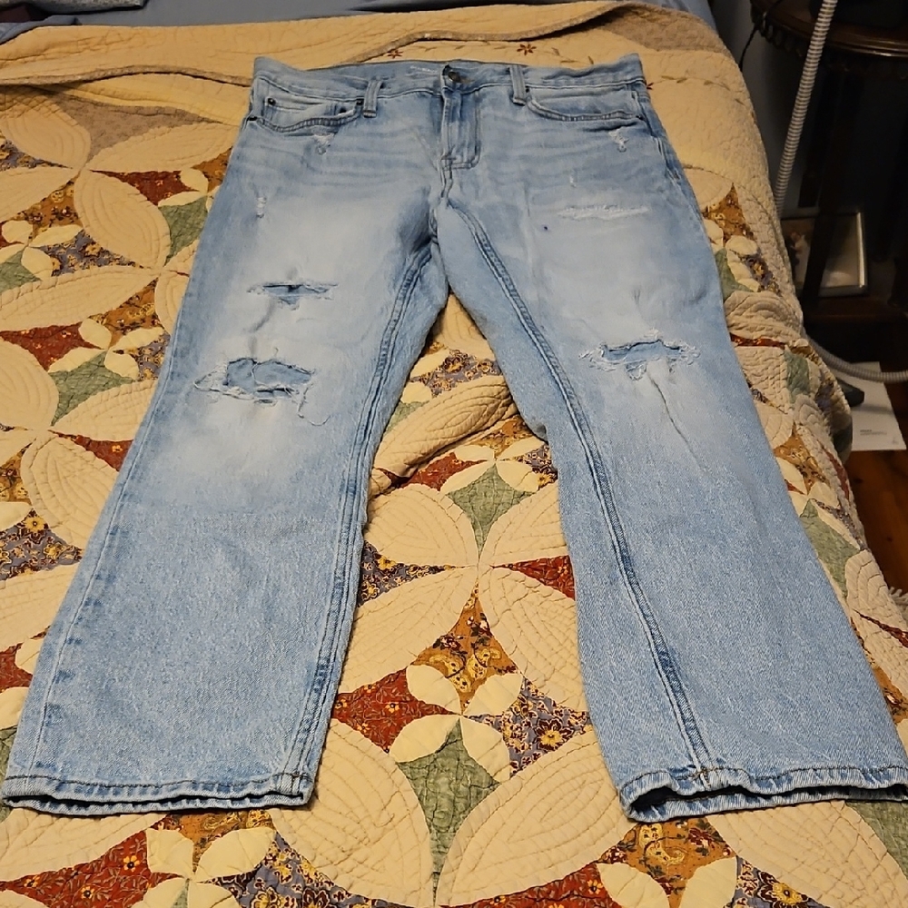 Old Navy Men's Light Blue Distressed Jeans